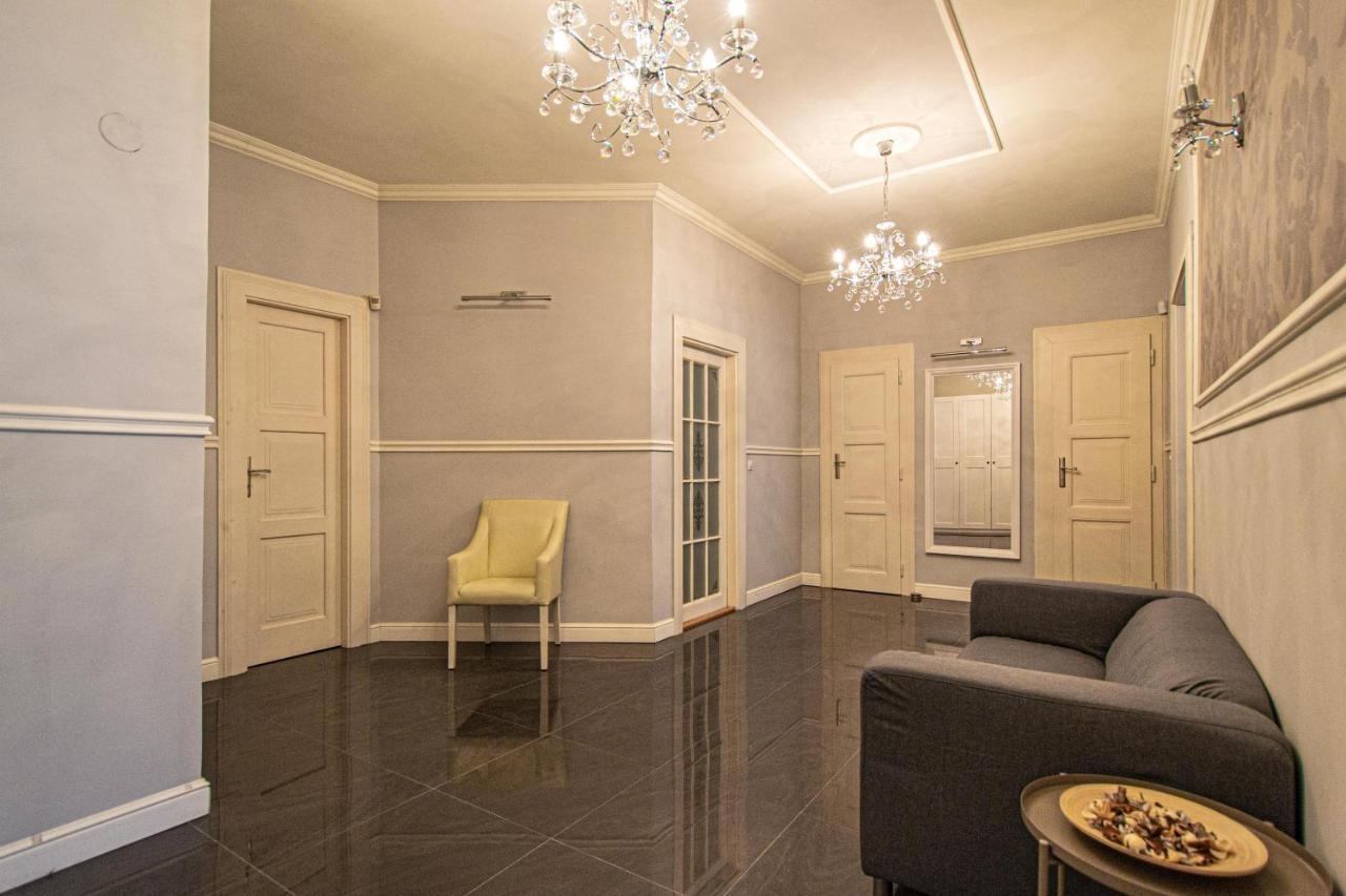 Luxury Central 150M2 Apartment On Wencelas Square With Private Garage 프라하 외부 사진