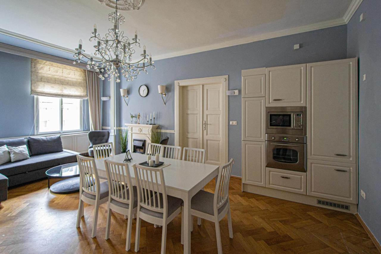Luxury Central 150M2 Apartment On Wencelas Square With Private Garage 프라하 외부 사진