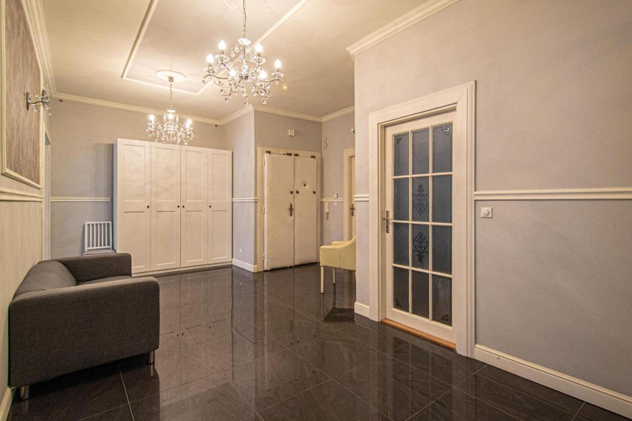 Luxury Central 150M2 Apartment On Wencelas Square With Private Garage 프라하 외부 사진